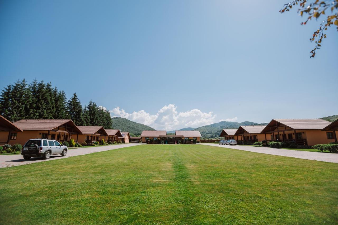 Complex Turistic Han Pescaresc Eremitu Exterior foto